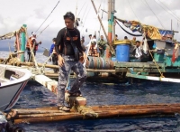 震惊！菲律宾南部一渔船疑遭海盗袭击 导致8名船员遇害