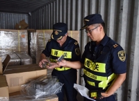 深圳海关连续查获两辆货柜车混藏走私 案值千万
