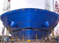 国内在建最大集装箱船首制船实现全船贯通