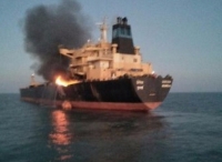 一艘成品油船在印度锚地起火2人受伤