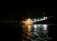 南通沿海又一渔船发生搁浅 市水上搜救中心勇救17名遇险船员