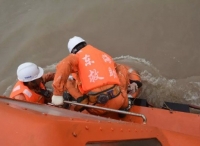 “闽连渔运60059”进水失联15人遇险，已有10人获救