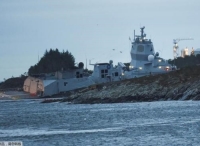 挪威军舰与油轮相撞险沉没 百余船员被迫撤离