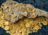 300年前沉船中打捞出金币 价值千万