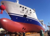 全球最大客箱船首抵烟台 “海蓝鲸”号6月中旬投运