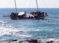 希腊雅典附近海域两船相撞 事故造成2船员遇难