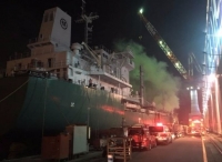 昨晚！中国这家可以造军舰的船厂突发起火，一艘新船机舱被点燃！
