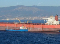 突发！19名海员遭绑架！超大型油轮遭武装海盗袭击